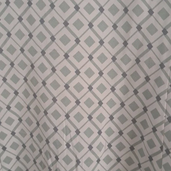 Vintage ST John Mint Green Patterened Silk Blouse Sz 2 - Picture 5 of 6